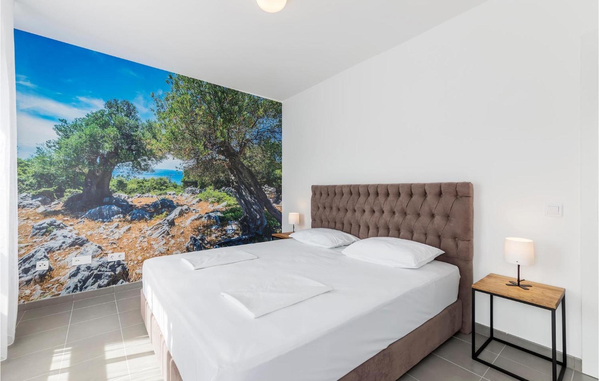 Amazing Apartment In Premantura With Kitchen Eksteriør bilde
