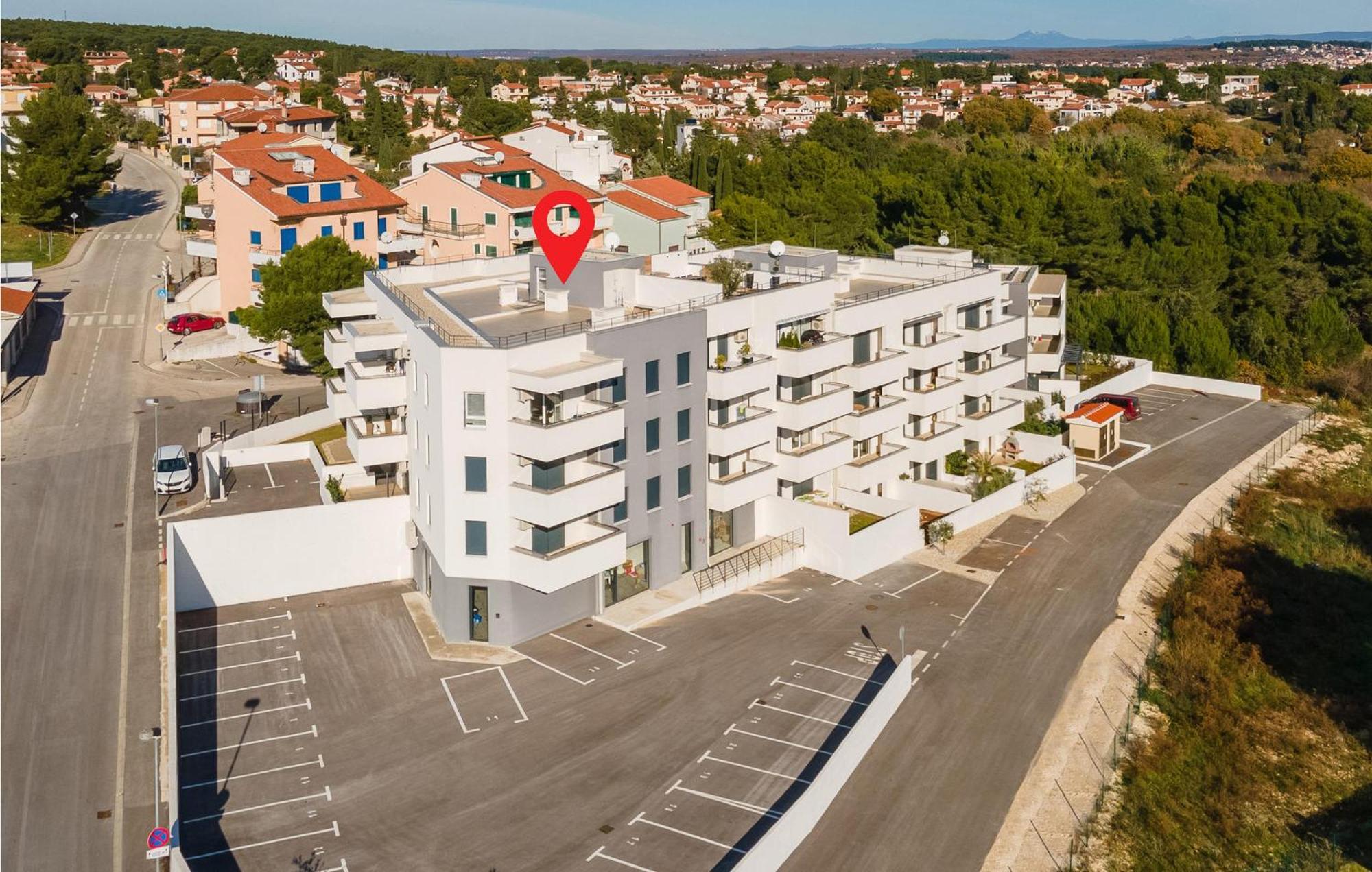 Amazing Apartment In Premantura With Kitchen Eksteriør bilde